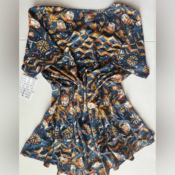 Lularoe Perfect Tee - Size Large - Picture 2 of 6